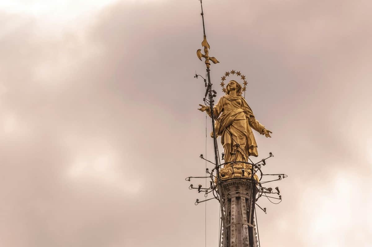 Duomo di Milano: Rooftop Only Guided Tour Golden Virgin Mary
