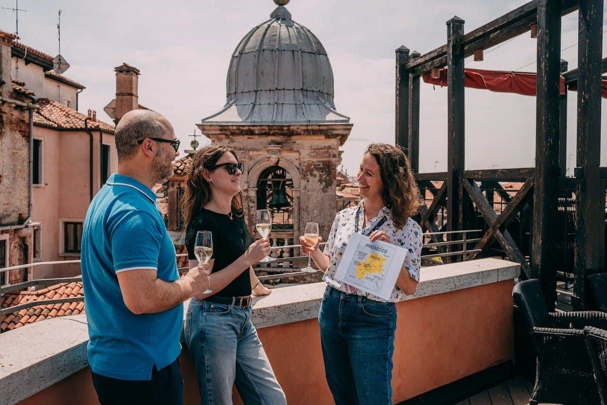 Venice: Guided Walking Tour + Rooftop Stop Prosecco tasting on the rooftop