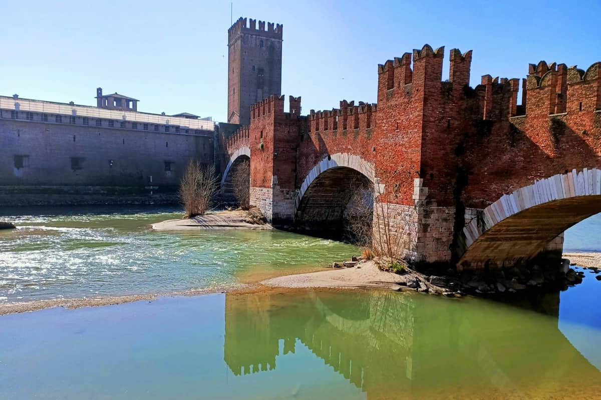 Verona Guided Walking Tour: History and Hidden Gems Castelvecchio