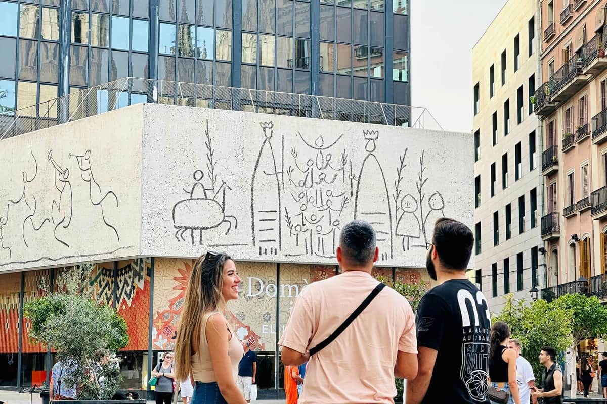 Barcelona: Walking Tour + Picasso Museum Fast Track Ticket Barcelona Picasso Tour