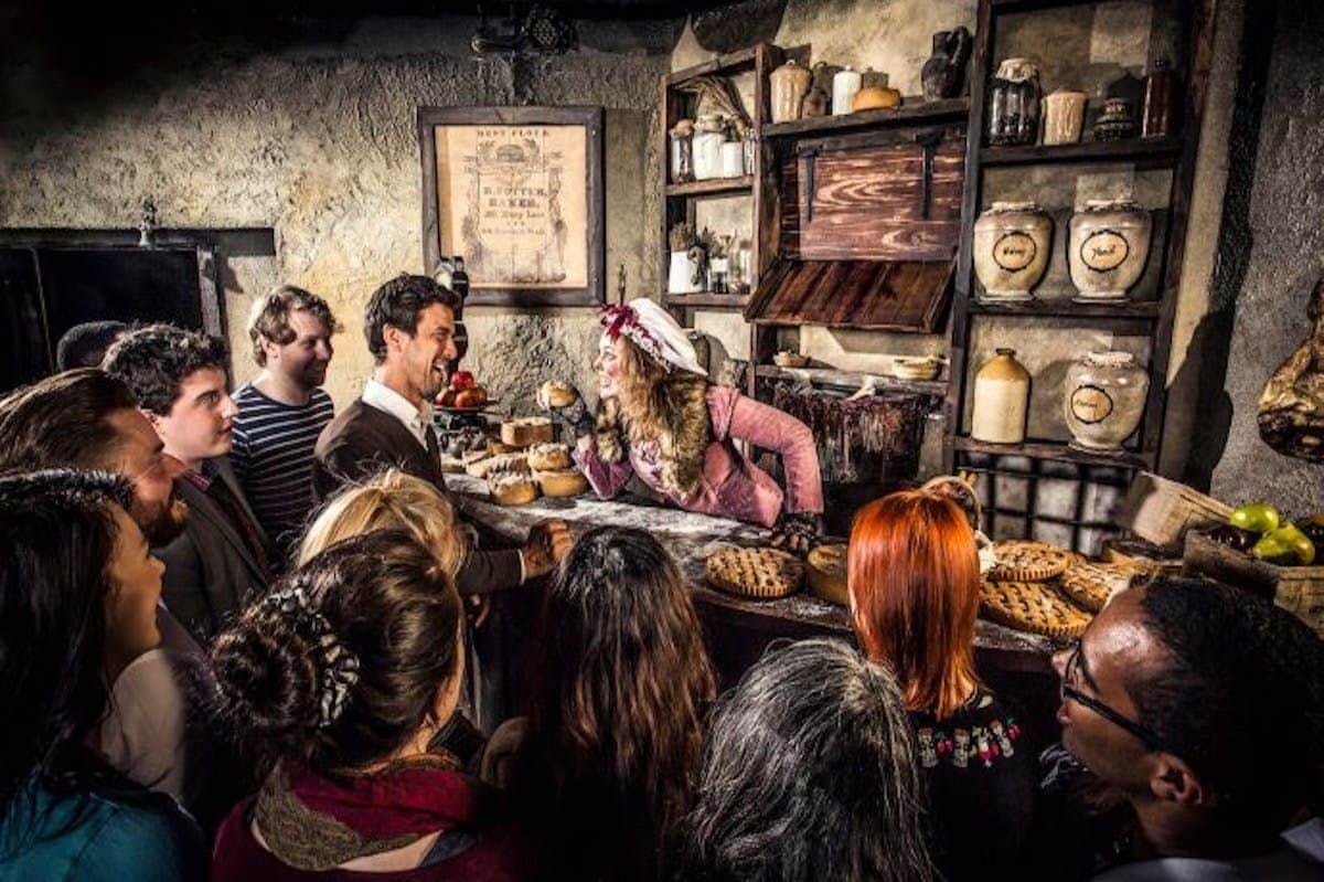 Edinburgh: Harry Potter Sights Tour + Edinburgh Dungeon Entry Edinburg Dungeons