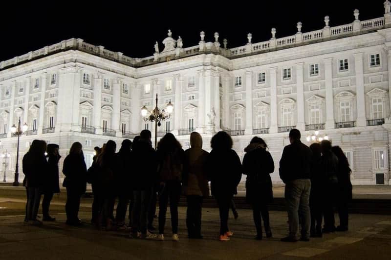 マドリード:スペイン語のガイド付きウォーキングツアー Madrid encantado