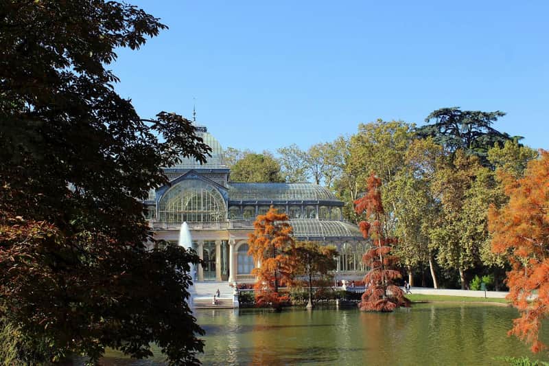 マドリードのレティーロ公園: 2時間半のガイド付きツアー(タパステイスティング付き) クリスタルパレス