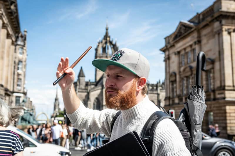 Edinburgh Tour Guide