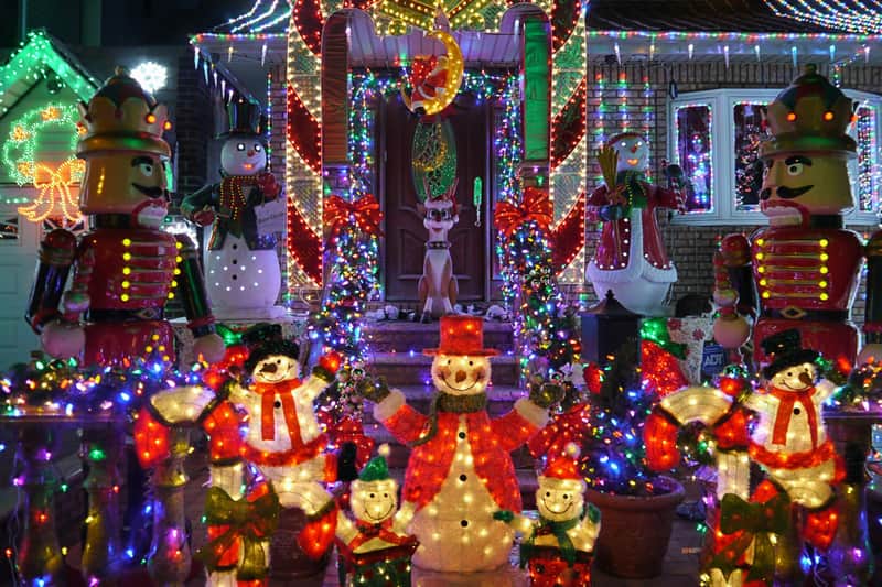 ニューヨーク:ダイカーハイツのクリスマスライトツアー(マンハッタン発) ダイカーハイツ・クリスマスライト